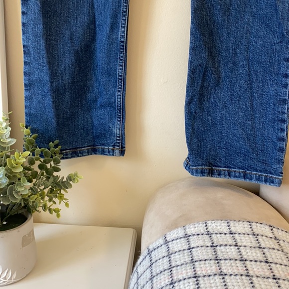 Wrangler men’s slim straight medium wash jeans 33/30 - Picture 3 of 8